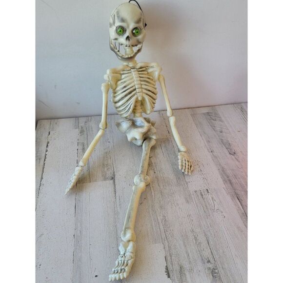 Spearhead 1994 AS IS skeleton hanging Halloween prop decor - Picture 1 of 15